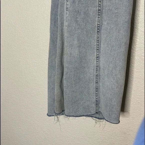 Straight Leg Jeans - Picture 2 of 3